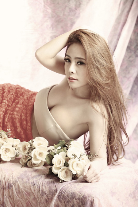 Quỳnh[-]Nga[-]nõn[-]nà[-]hơn[-]cả[-]Ngọc[-]Trinh[-]4